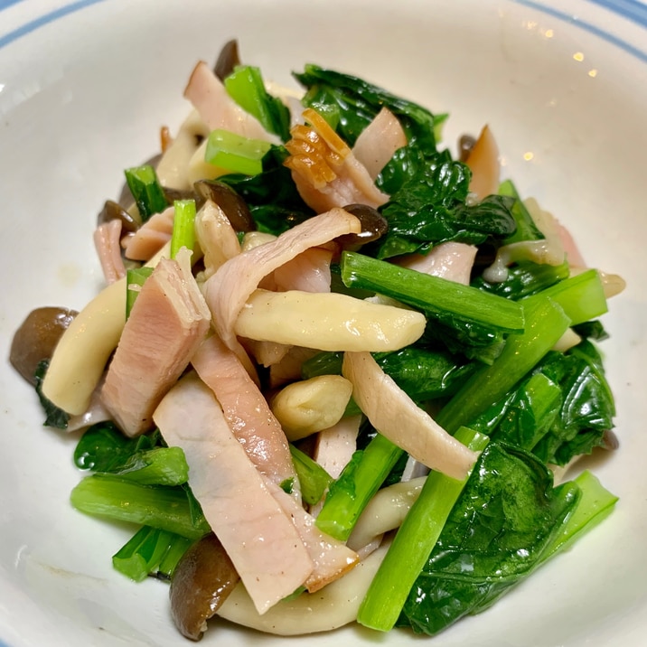 簡単な副菜 ぶなしめじと小松菜の炒め物 レシピ 作り方 By Min68 楽天レシピ